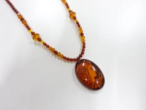 琥珀　ネックレス